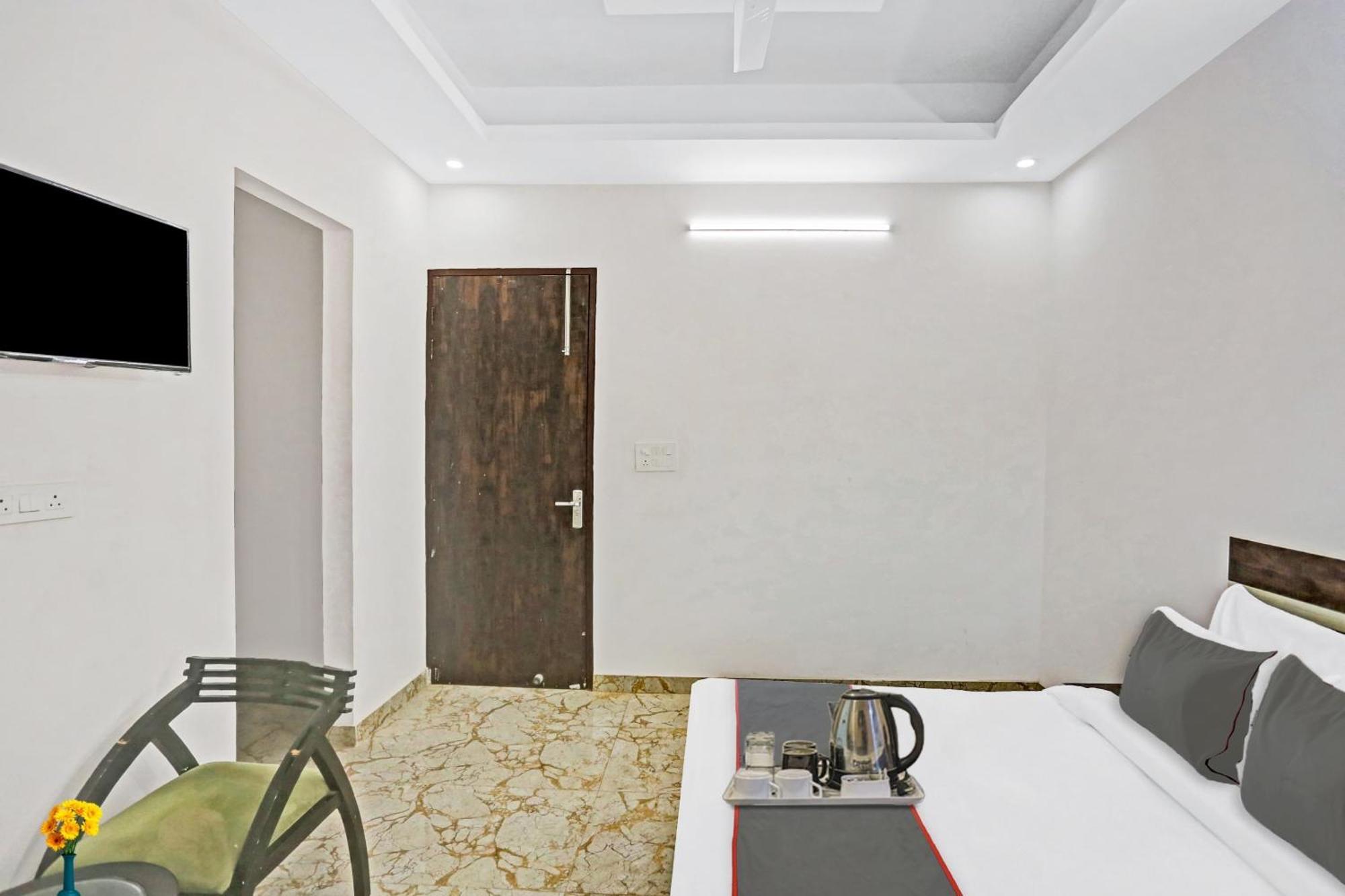 Collection O The Royal Fern Hotel Farrukhnagar Ngoại thất bức ảnh